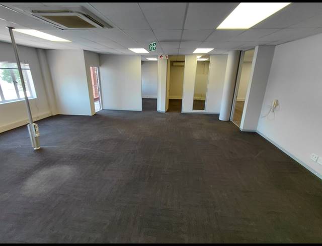 260M² OFFICE TO LET IN FOURWAYS
